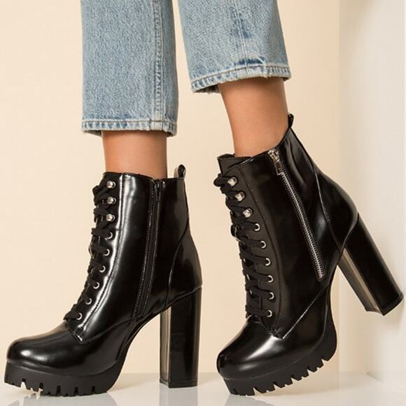 Wild Diva Shoes - 🛑‼️CLEAR OUT🛑‼️[NEW IN BOX] Wild Diva Lounge 'Veronica' Lace Up Platform